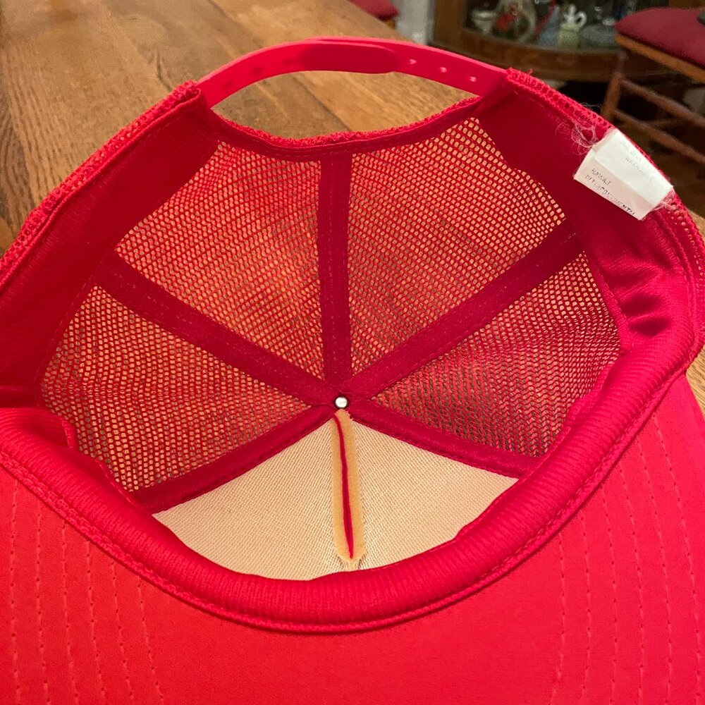 Men's Vintage Hawaii Rainbow Red Snapback Mesh Back Trucker Hat Cap - Picture 9 of 11
